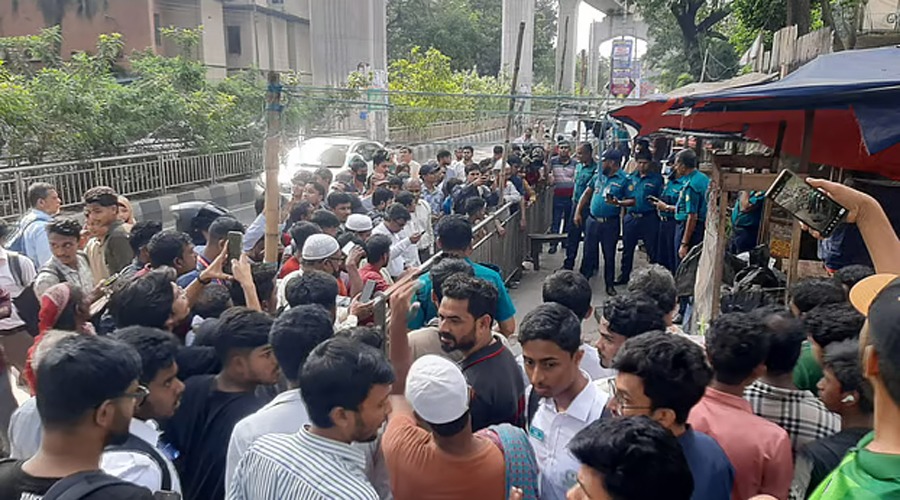 ফার্মগেটে মেট্রোরেলের বিয়ারিং প্যাড পড়ে পথচারীর মৃত্যু