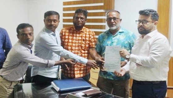 খুলনায় এলজিইডি'র মাস্টার রোল কর্মচারীদের স্মারকলিপি পেশ
