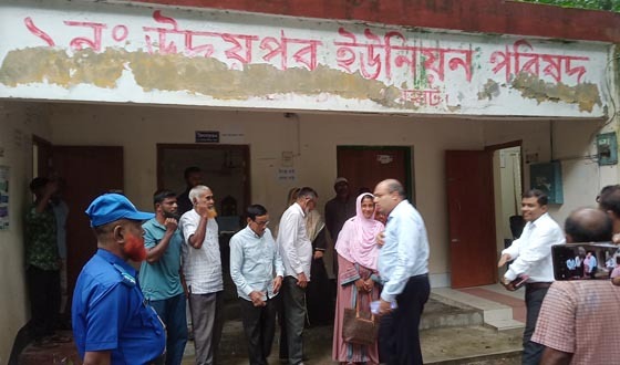 মোল্লাহাটে জেলা প্রশাসকের বিভিন্ন প্রতিষ্ঠানে পরিদর্শন