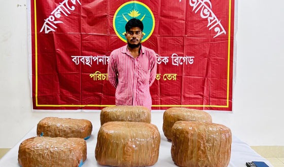 মাধবপুরে সেনাবাহিনীর অভিযানে মাদক ব্যবসায়ী আটক