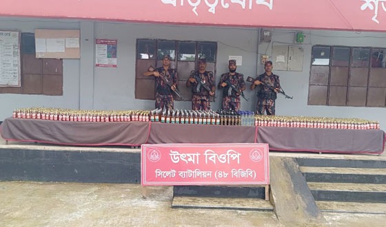 সিলেট সীমান্তে বিপুল পরিমাণ ভারতীয় মদ আটক