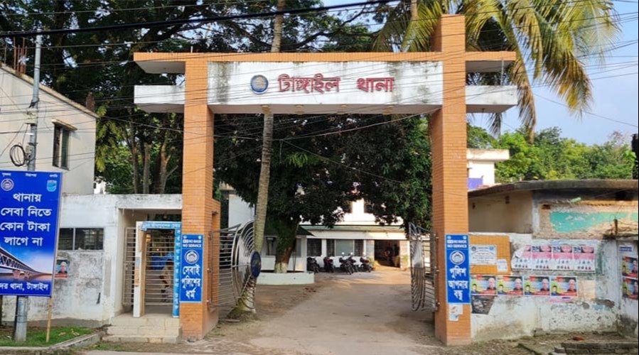 টাঙ্গাইলে কাদের সিদ্দিকীর বাসভবনে হামলা, থানায় অভিযোগ