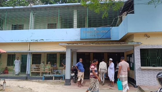 পোরশা ভূমি অফিসের কার্যক্রমে এসেছে গতি, জনমনে স্বস্তি