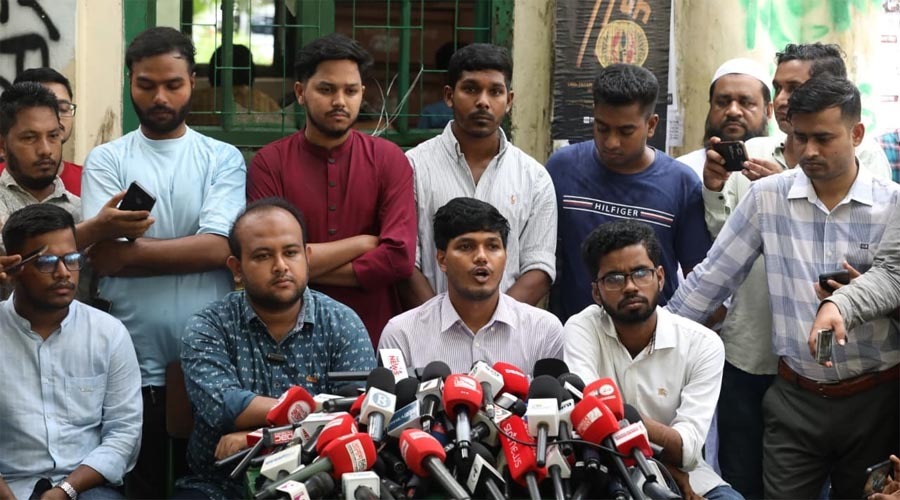 ডাকসু নির্বাচনের আগে ছাত্রদল-সমর্থিত প্রার্থীদের ফেসবুক আইডিতে সাইবার হামলার অভিযোগ