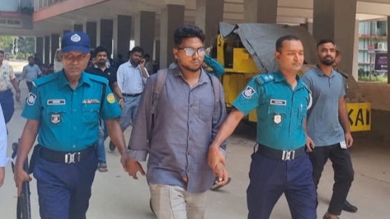 রুয়েটে ক্লাস করতে আসা ছাত্রলীগ নেতাকে পুলিশে সোপর্দ