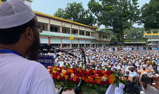 বিএনপি এখন আওয়ামী লীগের স্লোগান তুমি কে? আমি কে? বাঙালি বাঙালি বলছে