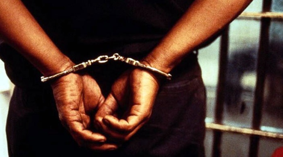 বিশেষ অভিযানে ২৪ ঘণ্টায় গ্রেফতার ১৮০৯