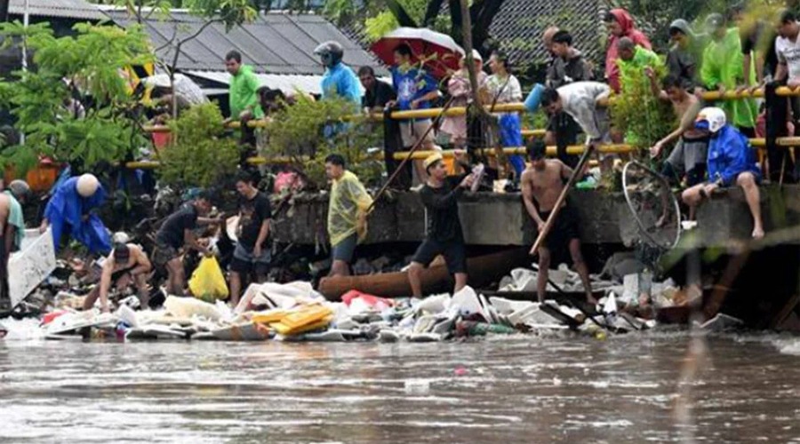 ইন্দোনেশিয়ায় ভয়াবহ বন্যা: ১৯ জনের মৃত্যু, নিখোঁজ অনেকে