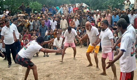 দৃষ্টি প্রতিবন্ধীদের মনোমুগ্ধকর হা-ডু-ডু খেলা অনুষ্ঠিত