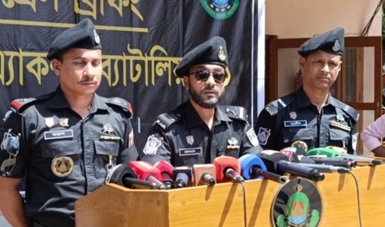 কুমিল্লায় যুবককে গলা কেটে হত্যা, আটক ১