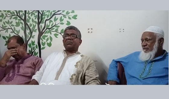 বাগেরহাটে বিএনপি নেতার প্রেসব্রিফিং