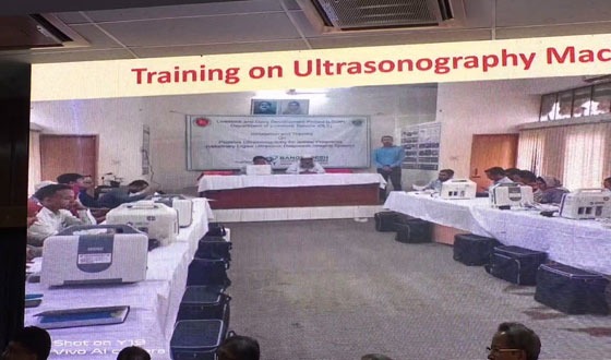 রংপুরে উপদেস্টা ফরিদার উপস্থিতিতে প্রেজেনটেশনে শেখ মুজিব ও হাসিনার ছবি