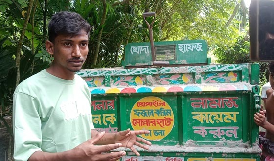 মোল্লাহাটে বালুবাহী ট্রলির চাপায় শিশুর মর্মান্তিক মৃত্যু