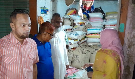নাসিরনগরে খাদ্যবান্ধবের ১৭২ বস্তা চালসহ আটক ২
