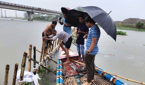 চাটমোহরে অবৈধ সোঁতিবাঁধ অপসারণ করলেন ইউএনও