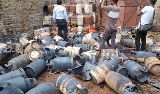 চন্দনাইশে গ্যাস সিলিন্ডার বিস্ফোরণ, দগ্ধ ১০