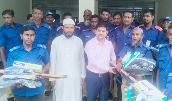 শারদীয় দুর্গোৎসবে নিরাপত্তায় কঠোর হতে হবে : আলী সুজা