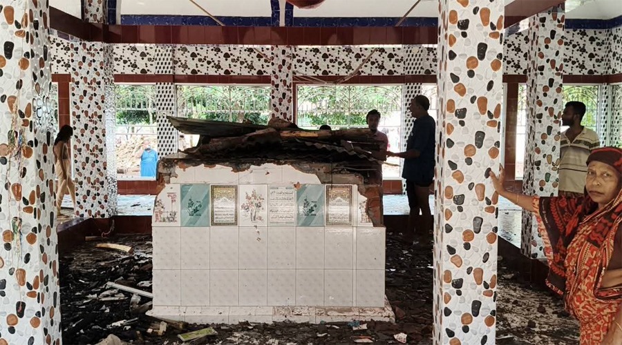 মাইকে ঘোষণা দিয়ে মাজার ভাঙচুর: ২২০০ জনের বিরুদ্ধে মামলা