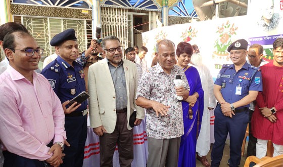 লৌহজংয়ে পূজামন্ডপ পরিদর্শন করলেন স্বরাষ্ট্র উপদেষ্টা