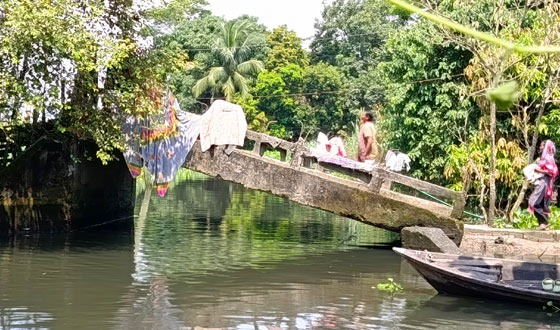 গজারিয়ায় ভেঙে যাওয়ার ৬ বছরেও নির্মিত হয়নি সেতু