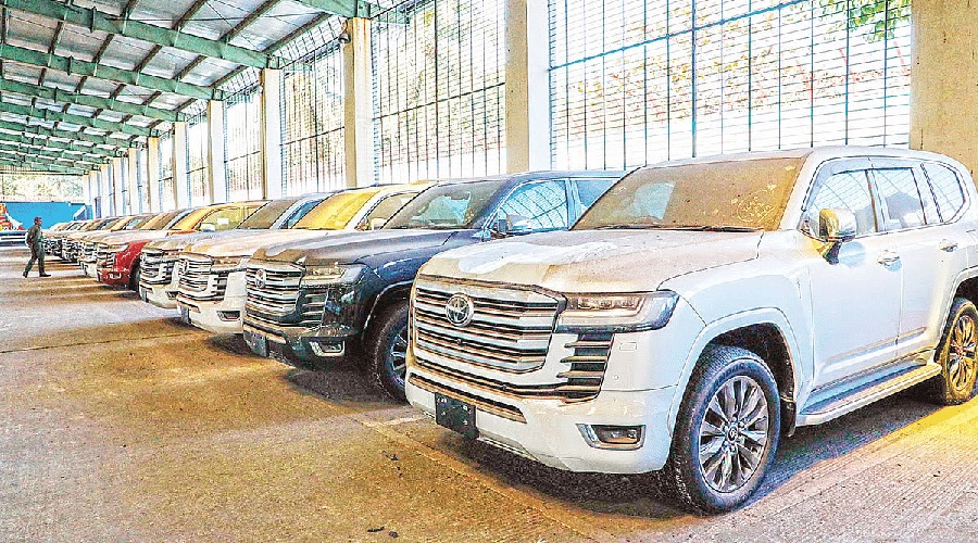 নিলামে দর না ওঠায় সাবেক এমপিদের ৩০টি গাড়ি সরকারি পরিবহন পুলে