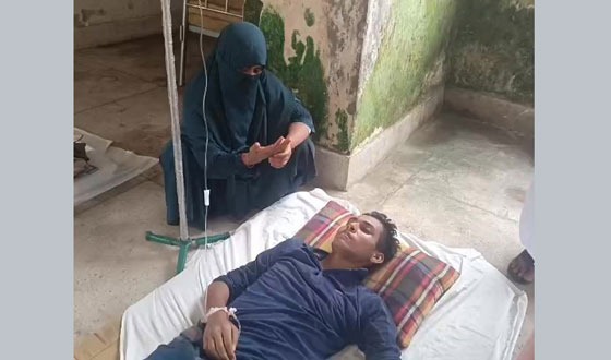 চাঁদা না দেওয়ায় সাংবাদিক পরিবারের উপর হামলা, আহত ৪