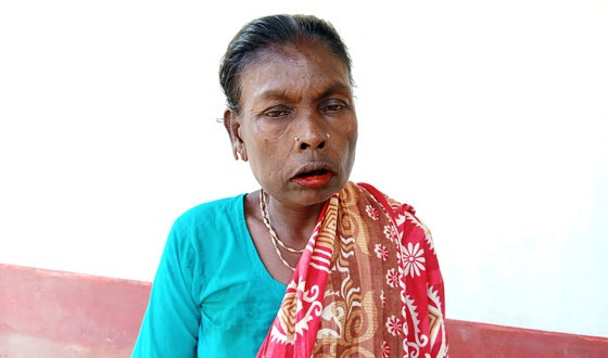 বিধবা বাসন্তীর ভিটে মাটি থাকতেও ভিটে মাটি ছাড়া