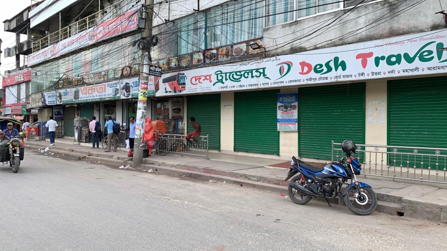 রাজশাহীসহ তিন জেলা থেকে দূরপাল্লার বাস চলাচল বন্ধ, দুর্ভোগে যাত্রীরা