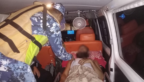 চাঁদপুরে অসুস্থ লঞ্চ যাত্রীকে কোস্ট গার্ডের জরুরি চিকিৎসা সেবা প্রদান