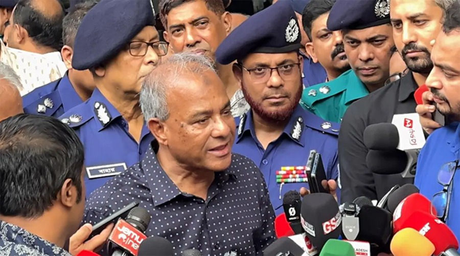 খাগড়াছড়িতে অস্থিরতা তৈরির চেষ্টায় প্রতিবেশী দেশের ইন্ধন: স্বরাষ্ট্র উপদেষ্টা