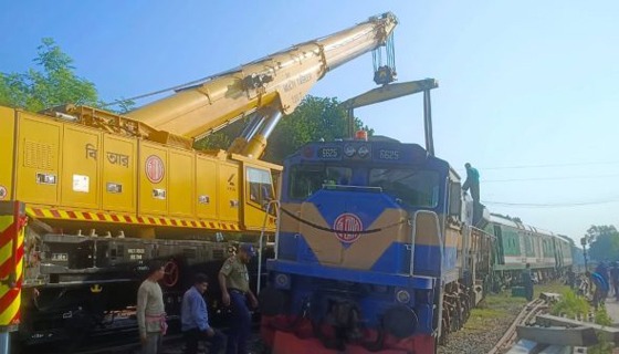 সাড়ে ৫ ঘণ্টা পর ঢাকার সঙ্গে উত্তরাঞ্চলের ট্রেন চলাচল শুরু