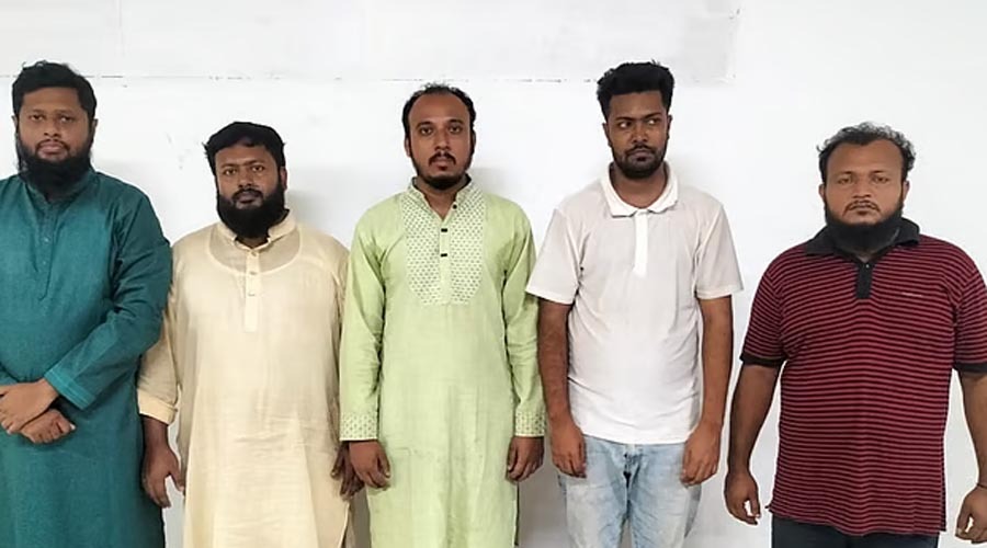 চাঁদাবাজির অভিযোগে সাবেক সমন্বয়কসহ পাঁচজন কারাগারে