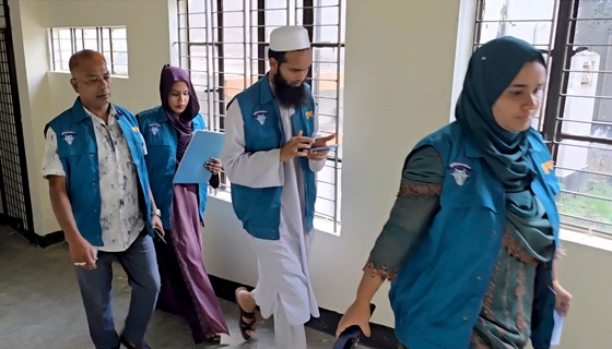 মহাদেবপুর স্বাস্থ্য কমপ্লেক্সে আকষ্মিক দুদকের অভিযান