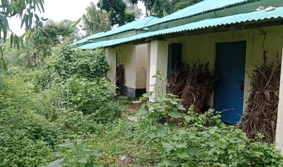 আশ্রায়নের ঘর আছে, মানুষ নেই!