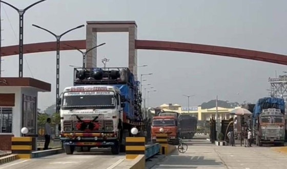 বেনাপোল বন্দর দিয়ে ভারত থেকে ৭১০০ টন চাল আমদানি