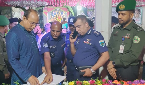 রায়গঞ্জে পূজামন্ডপ পরিদর্শন