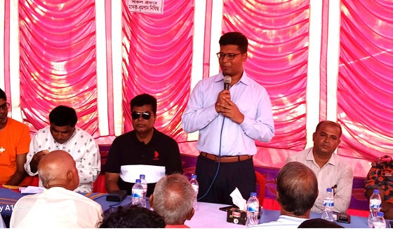 চাটমোহরে বিভিন্ন পূজামন্ডপ পরিদর্শন করলেন ইউএনও