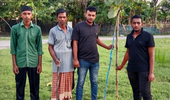 আশাশুনিতে স্বপ্নছোঁয়া ফাউন্ডেশনের বৃক্ষ রোপন কর্মসূচী
