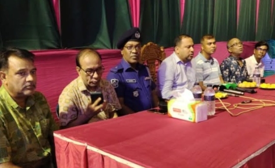 কালীগঞ্জে পূজা মন্ডপের নিরাপত্তা ব্যবস্থা পরিদর্শন করলেন পুলিশ সুপার