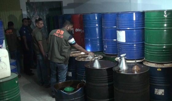 মেহেরপুর অবৈধভাবে মজুতকৃত ডিজেল জব্দ
