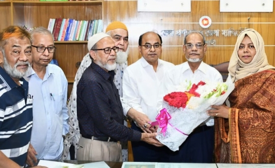 রাজশাহী এসোসিয়েশনের নির্বাহী কমিটির সভায় বিদায়ী ডিসিকে সংবর্ধনা
