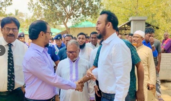 উলাশী জিয়ার খাল পরিদর্শনে জেলা প্রশাসকসহ রাজনৈতিক নেতৃবৃন্দ