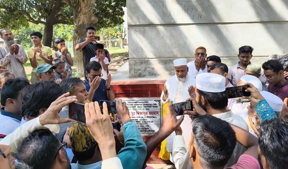 গোমস্তাপুরে রাস্তার নির্মান কাজের  উদ্বোধন