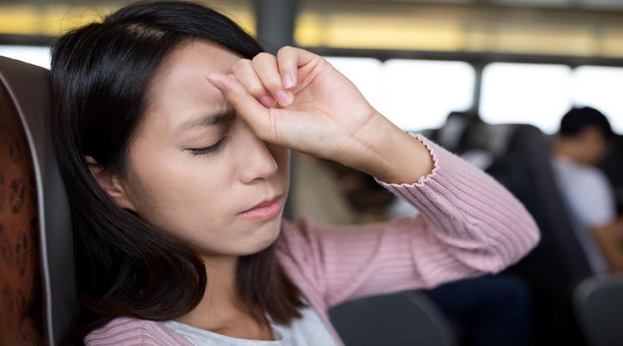 গাড়ির উল্টো দিকে বসে বমি ভাব? জেনে নিন তাৎক্ষণিক প্রতিকার