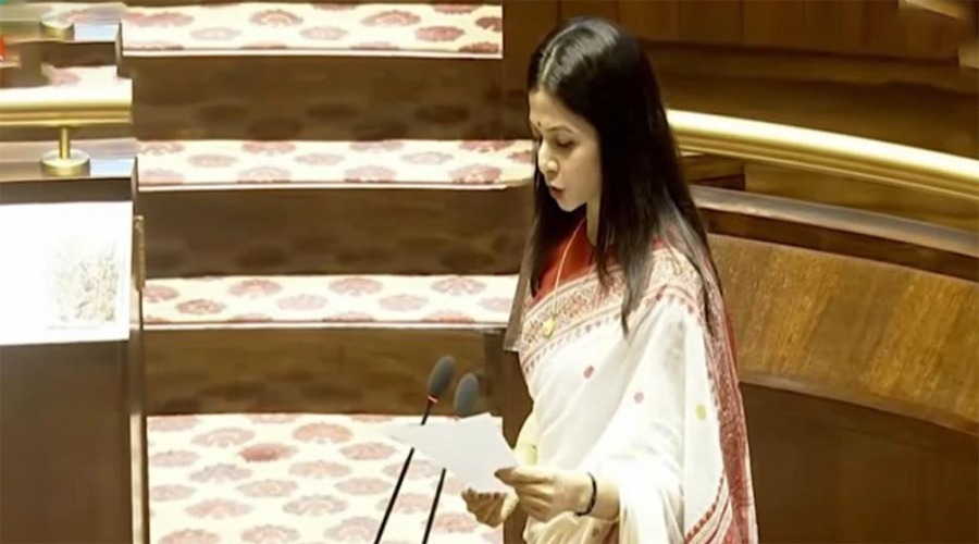 পার্লামেন্টে বাংলায় শপথ নিলেন কোয়েল মল্লিক