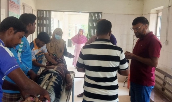 যাত্রীকে বাড়ি পৌঁছে না দেওয়ায় ইট দিয়ে মেরে ভ্যানচালককে হত্যা