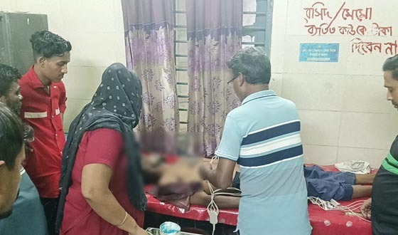 কালীগঞ্জে ২ বাসের প্রতিযোগীতার মাঝে পড়ে হকারের মৃত্যু