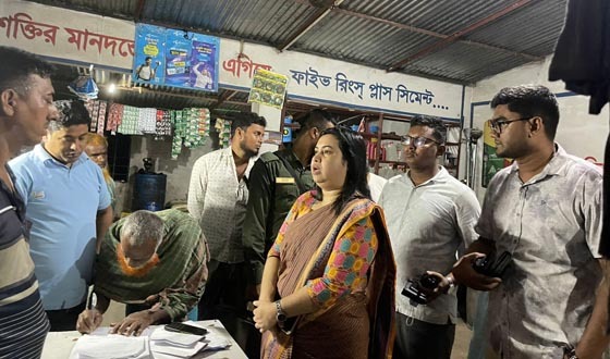 বাবুগঞ্জে অবৈধ জ্বালানি তেল জব্দ, ২ ব্যবসায়ীকে জরিমানা