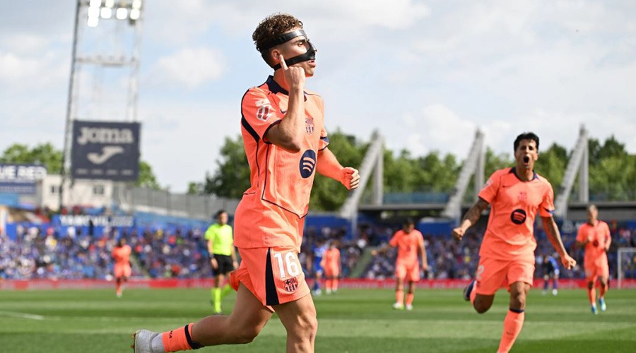 শিরোপার দোরগোড়ায় বার্সা