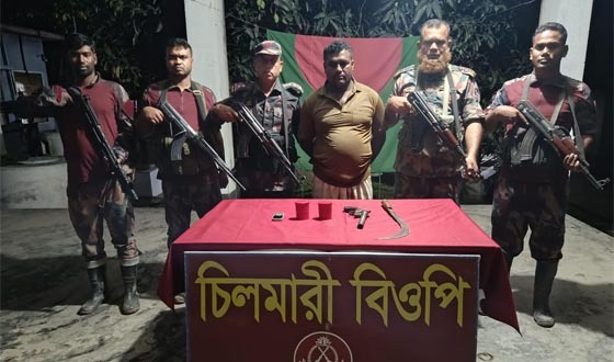 দৌলতপুরে অস্ত্রসহ আটক ১, বিস্ফোরক, মাদক উদ্ধার